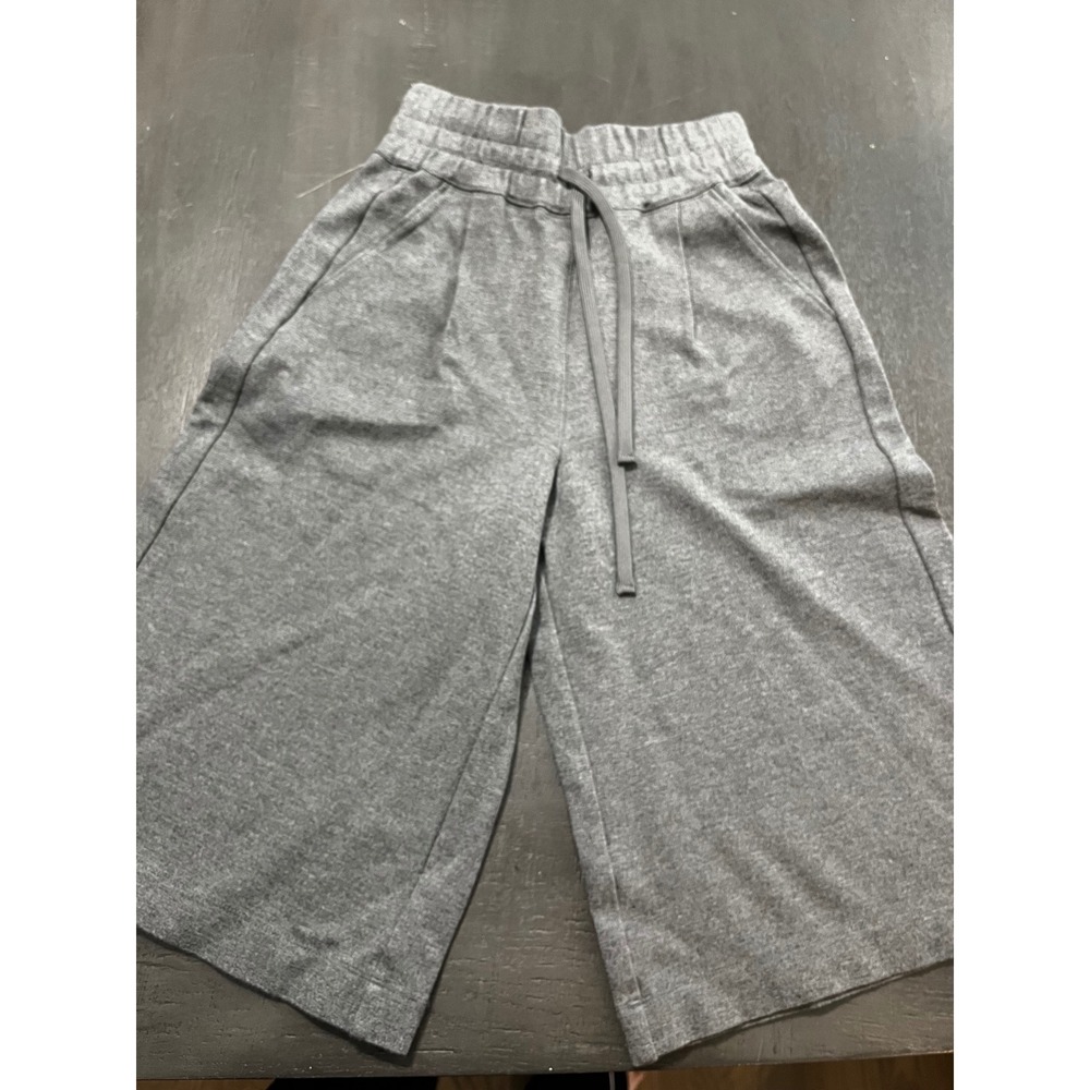 The Group Babaton Grey Wide Leg Bermuda‎ Cropped Shorts Women's XXS Stretchy